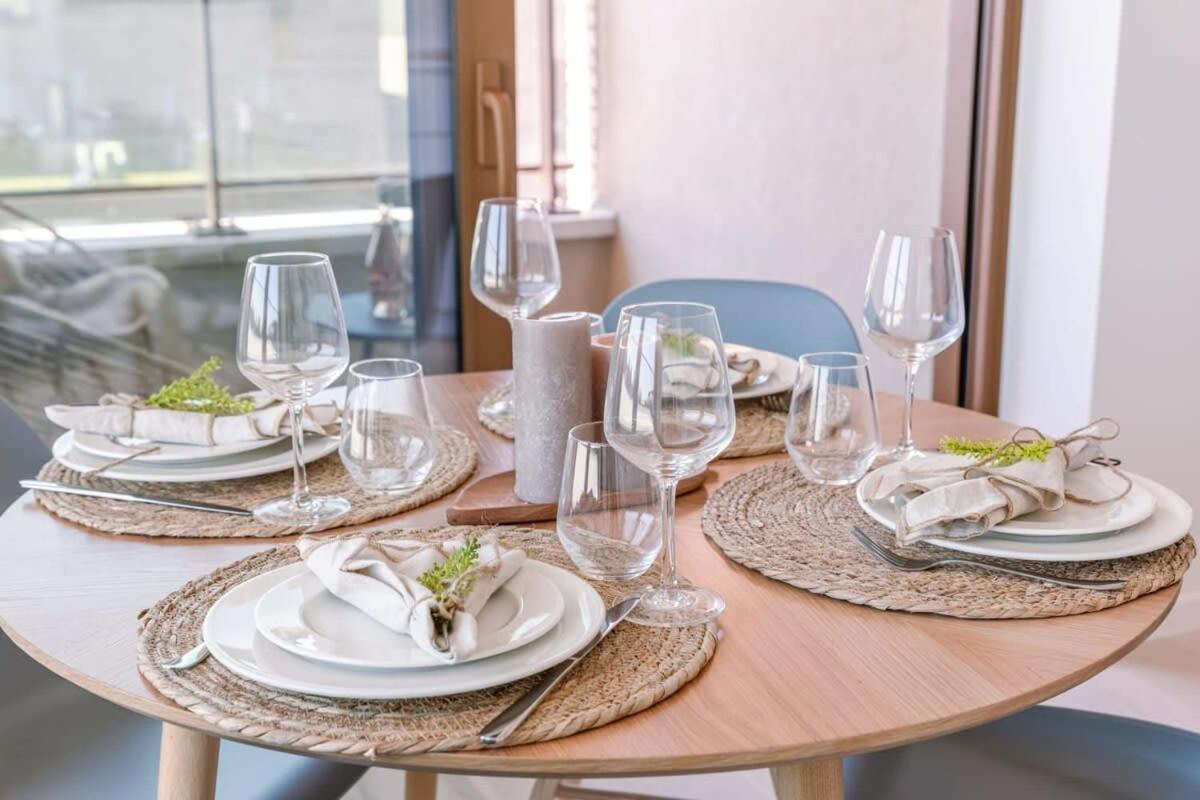 Huswell - Stylish Apartment With Terrace Near The Beach Oostende Exterior foto